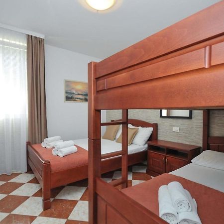 Ferienwohnung Fuer 4 Personen Ca 55 M In Budva, Adriakueste Montenegro Kueste Um Μπούντβα Εξωτερικό φωτογραφία