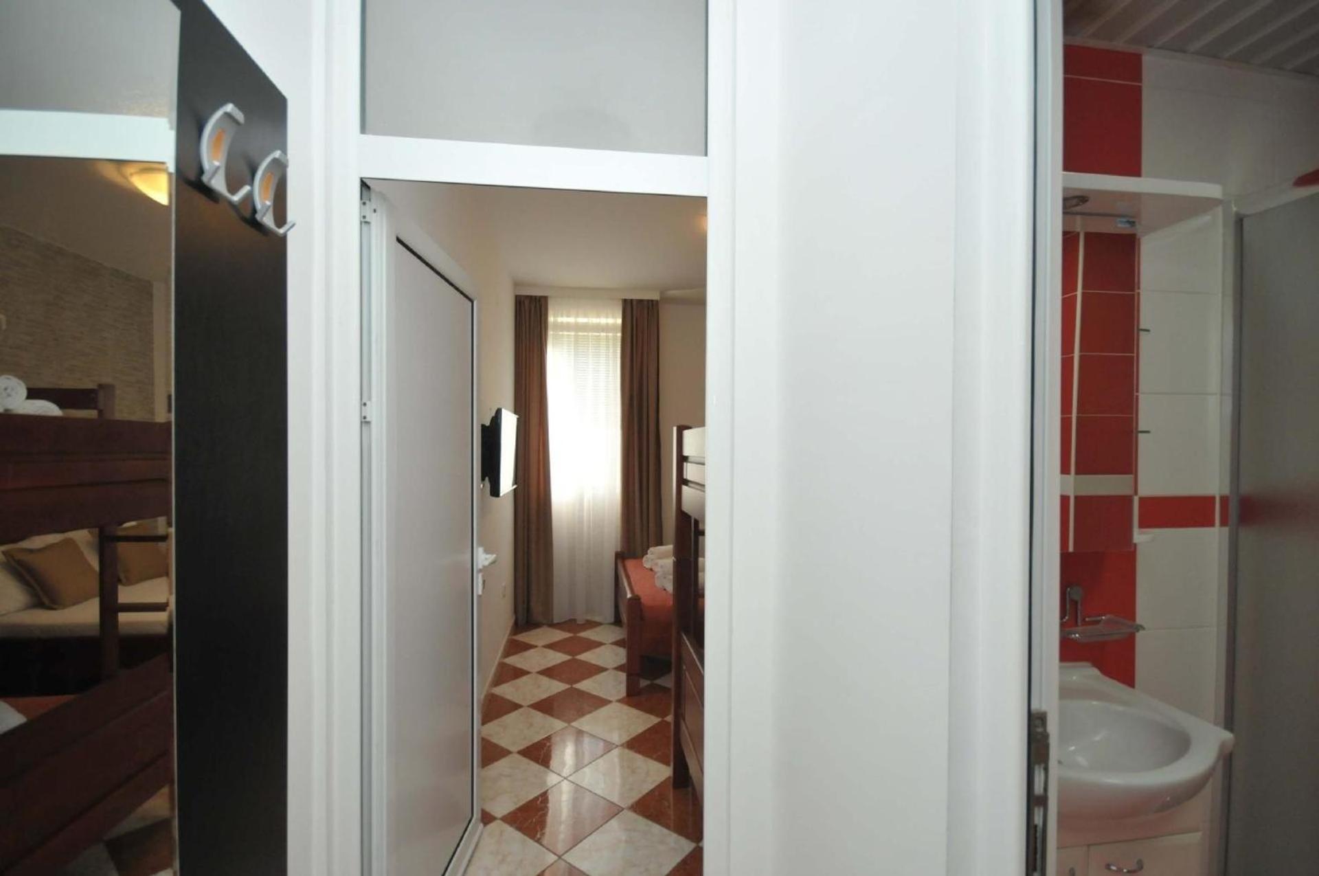 Ferienwohnung Fuer 4 Personen Ca 55 M In Budva, Adriakueste Montenegro Kueste Um Μπούντβα Εξωτερικό φωτογραφία